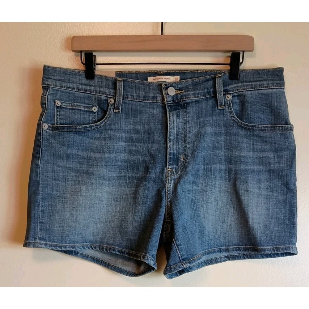 Levi's Women's 32 Mid Length Denim Shorts‎ Medium Wash Stretch Classic NWT